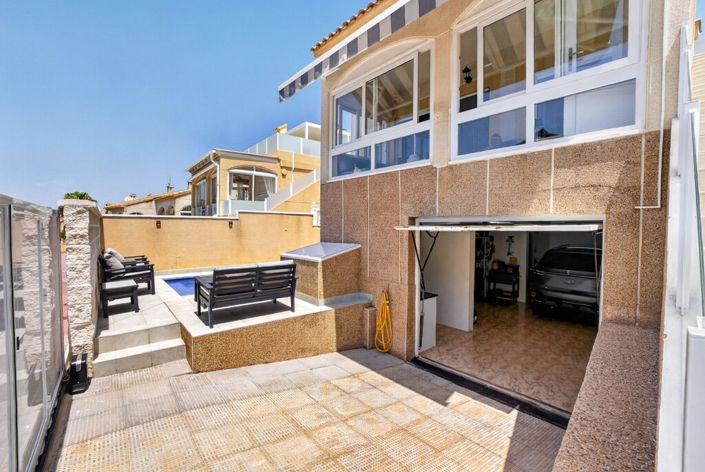 Image No.30-2 Bed Villa for sale
