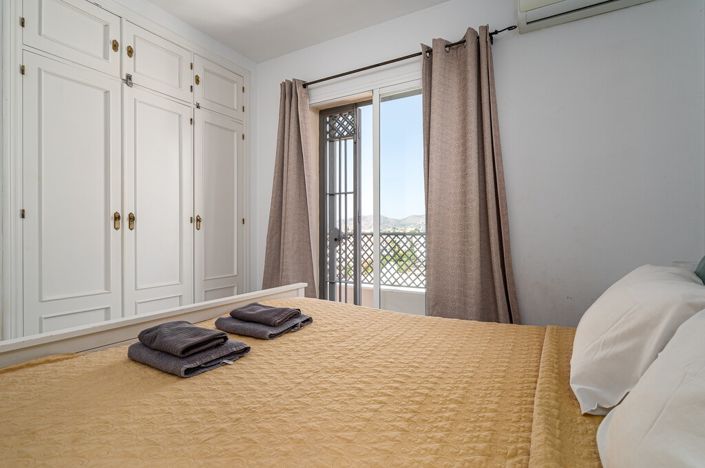 Image No.17-2 Bed Townhouse for sale