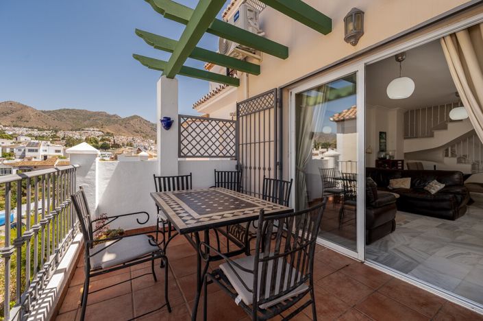Image No.8-2 Bed Townhouse for sale