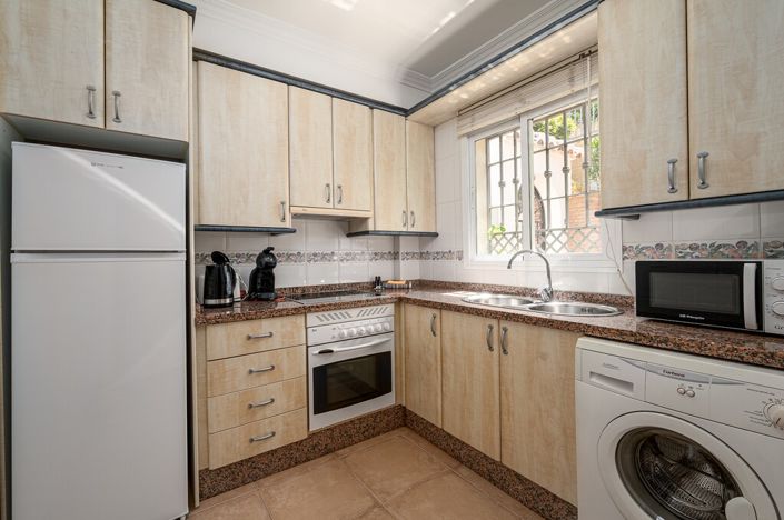Image No.9-2 Bed Townhouse for sale