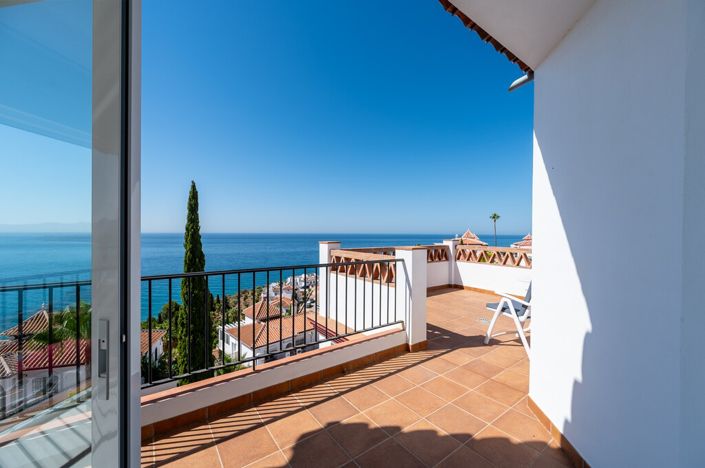 Image No.8-4 Bed Villa for sale