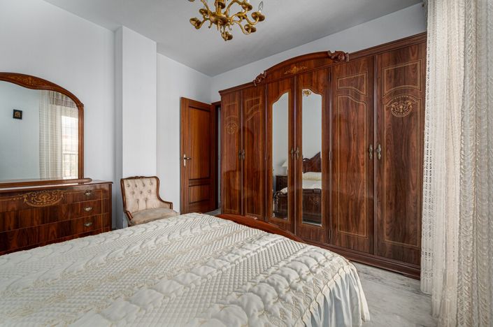 Image No.17-4 Bed Apartment for sale