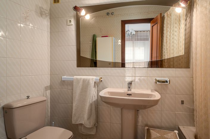 Image No.19-4 Bed Apartment for sale