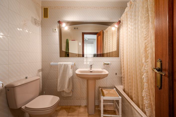 Image No.20-4 Bed Apartment for sale
