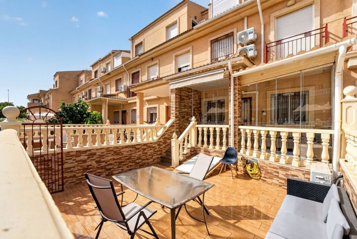 Image No.24-3 Bed Townhouse for sale