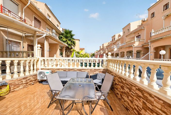 Image No.25-3 Bed Townhouse for sale