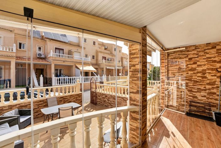 Image No.26-3 Bed Townhouse for sale