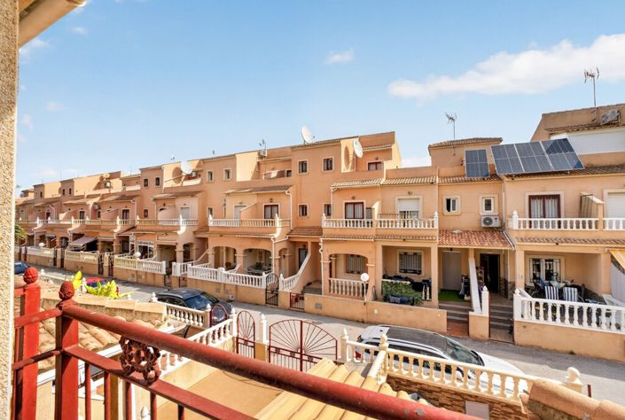 Image No.28-3 Bed Townhouse for sale