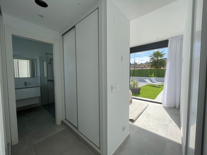 Image No.18-3 Bed Villa for sale