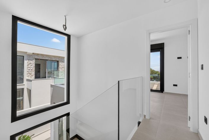 Image No.16-4 Bed Villa for sale