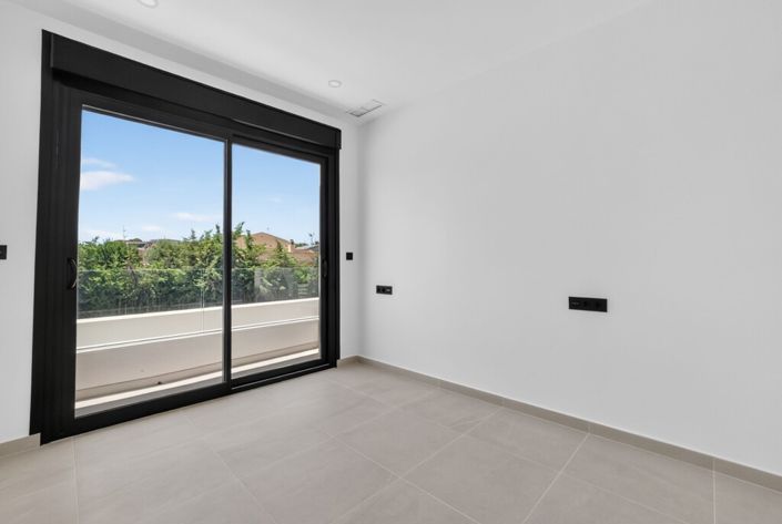 Image No.23-4 Bed Villa for sale