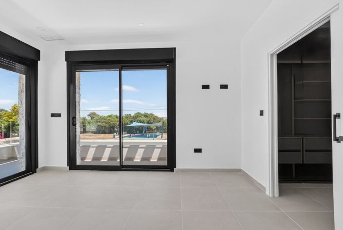 Image No.27-4 Bed Villa for sale