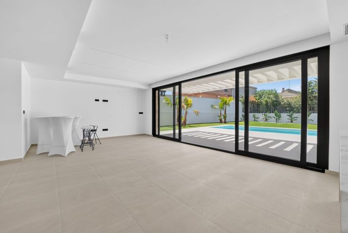 Image No.5-4 Bed Villa for sale