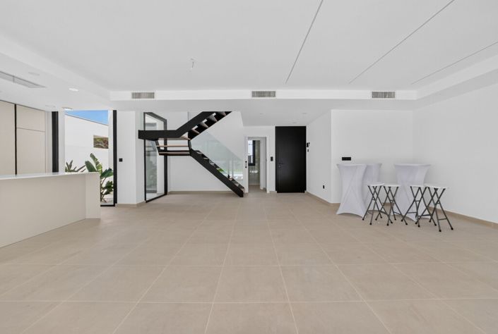 Image No.8-4 Bed Villa for sale