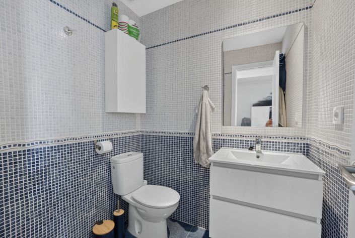 Image No.22-2 Bed Property for sale