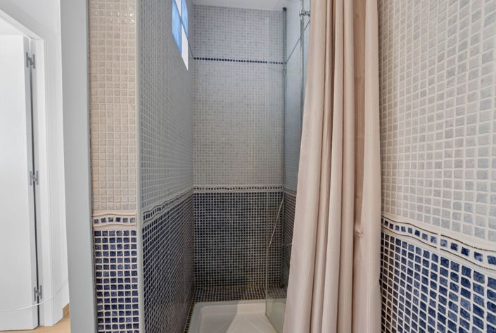 Image No.23-2 Bed Property for sale
