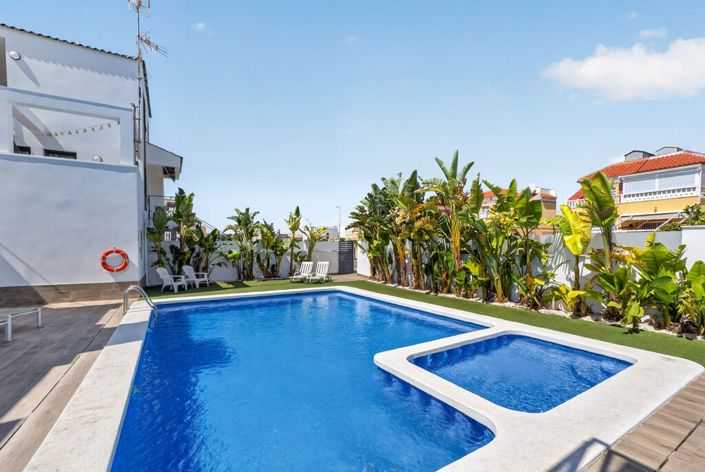 Image No.32-2 Bed Property for sale