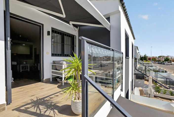 Image No.8-2 Bed Property for sale