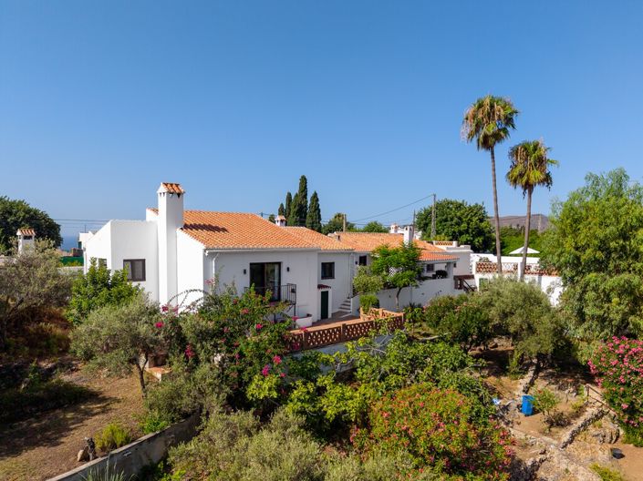 Image No.4-4 Bed Villa for sale