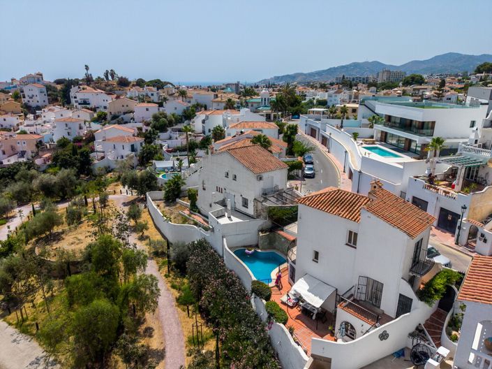 Image No.28-3 Bed Villa for sale