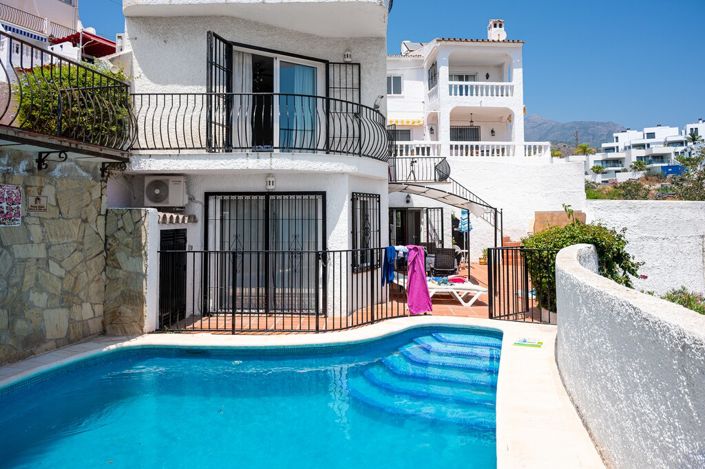 Image No.3-3 Bed Villa for sale