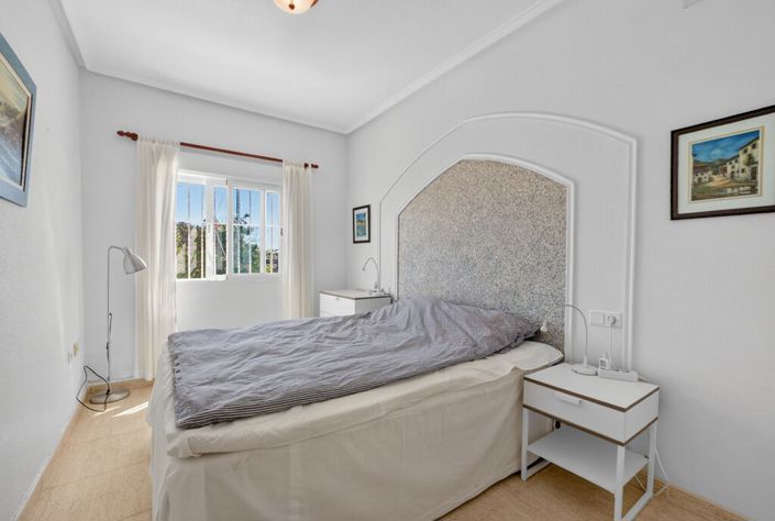 Image No.17-2 Bed Townhouse for sale