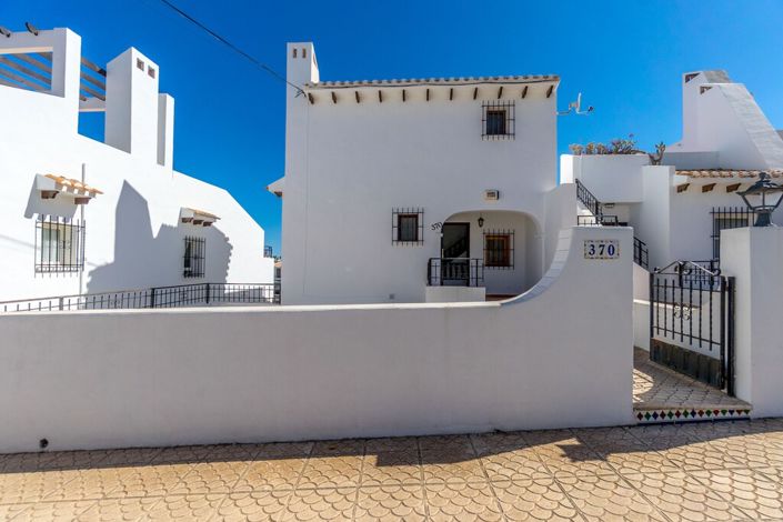 Image No.10-3 Bed Townhouse for sale