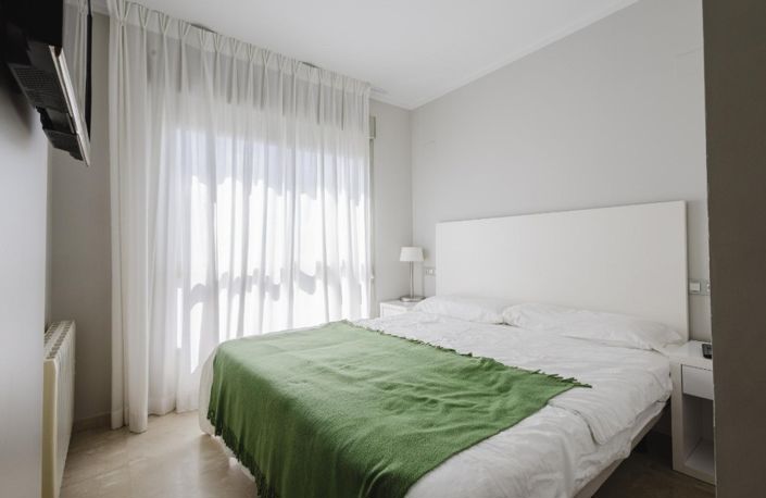 Image No.21-2 Bed Property for sale