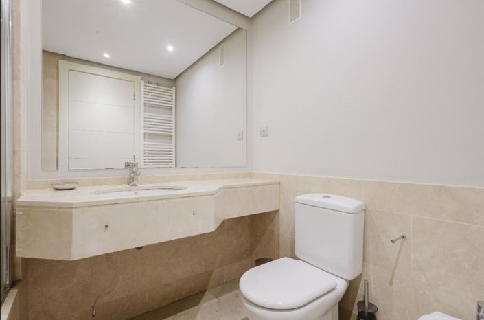 Image No.24-2 Bed Property for sale