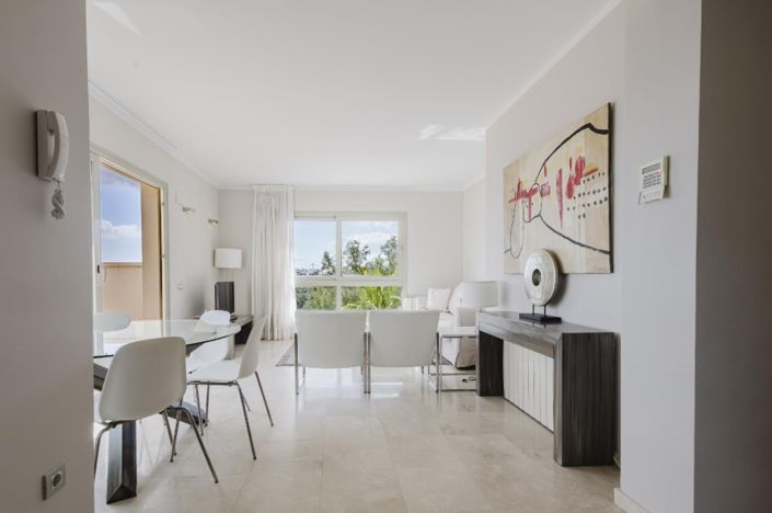 Image No.4-2 Bed Property for sale
