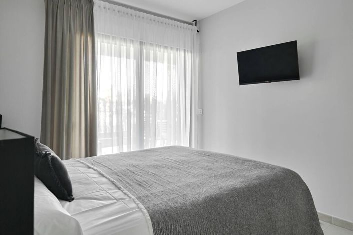 Image No.14-3 Bed Property for sale