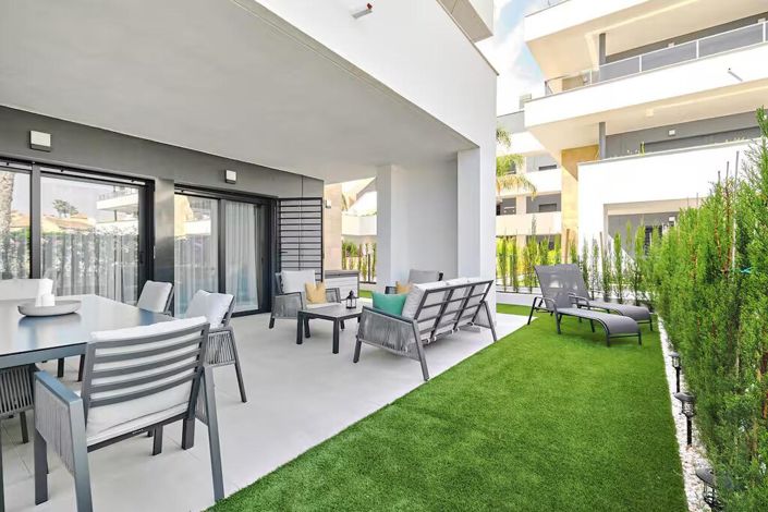 Image No.23-3 Bed Property for sale