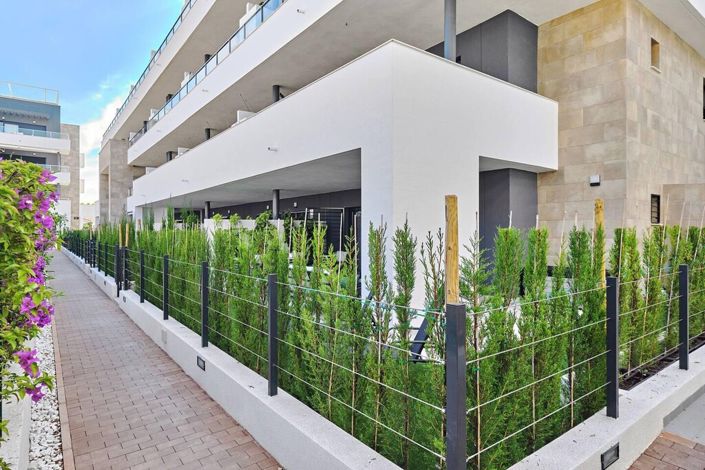 Image No.24-3 Bed Property for sale