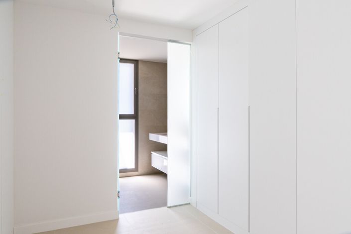 Image No.11-3 Bed Property for sale