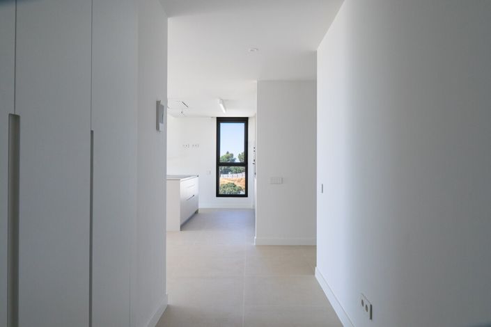 Image No.15-3 Bed Property for sale
