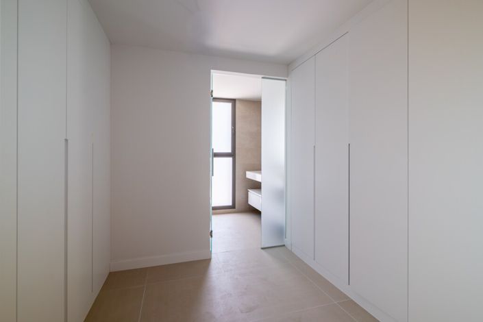 Image No.19-3 Bed Property for sale