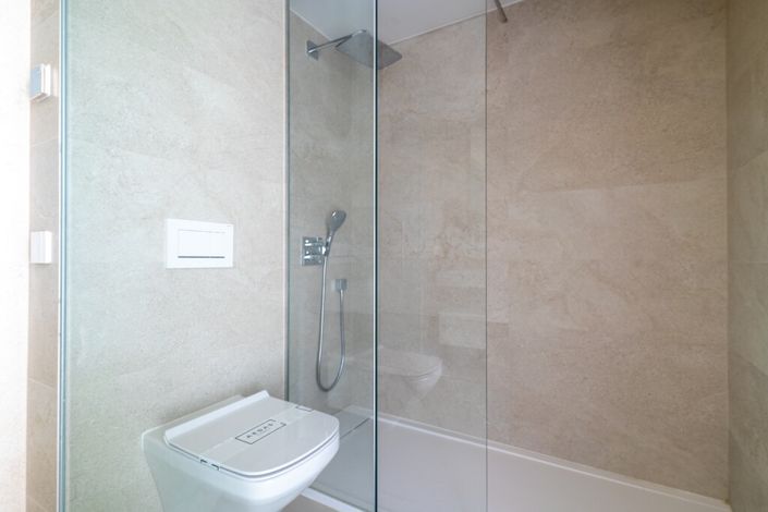 Image No.21-3 Bed Property for sale