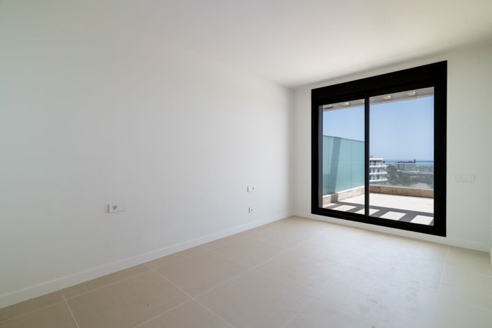 Image No.22-3 Bed Property for sale