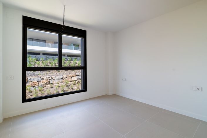 Image No.24-3 Bed Property for sale