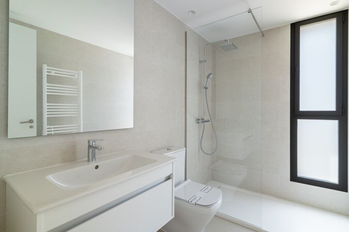 Image No.26-3 Bed Property for sale