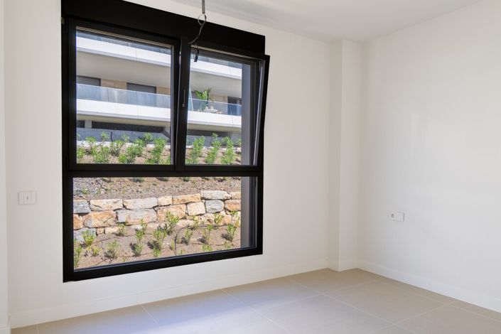 Image No.5-3 Bed Property for sale