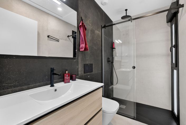 Image No.30-2 Bed Property for sale