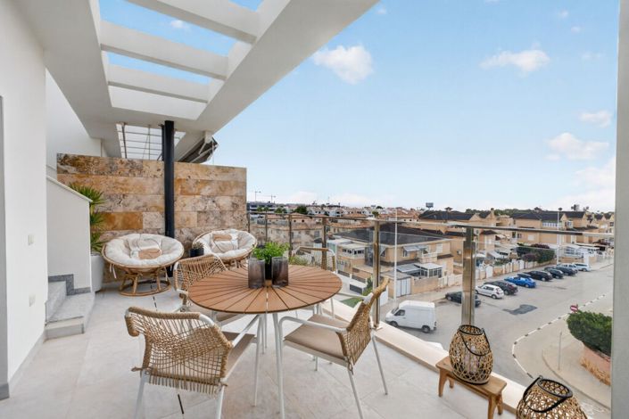 Image No.41-2 Bed Property for sale