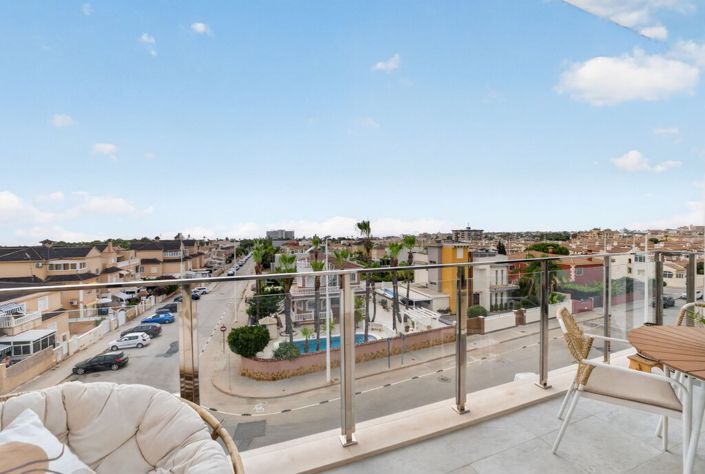Image No.42-2 Bed Property for sale