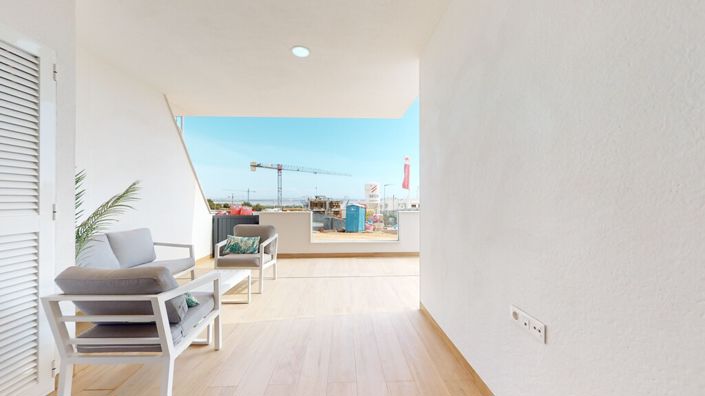 Image No.10-2 Bed Property for sale
