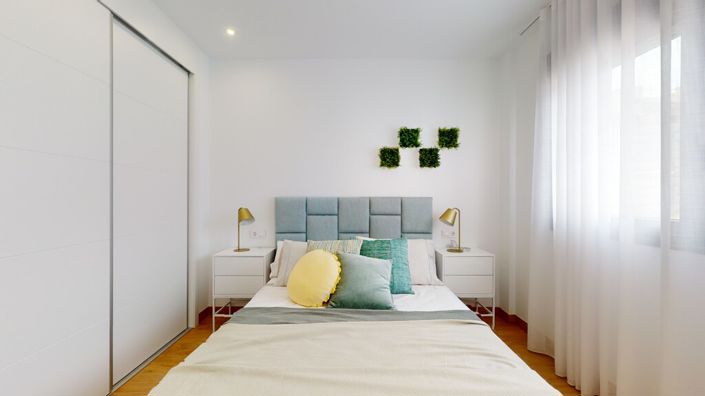 Image No.19-2 Bed Property for sale