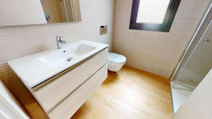 Image No.25-2 Bed Property for sale