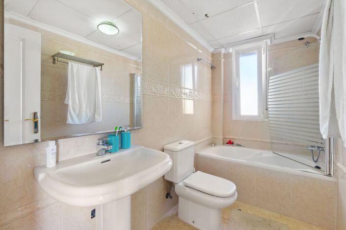 Image No.19-5 Bed Villa for sale