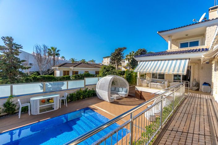 Image No.26-5 Bed Villa for sale