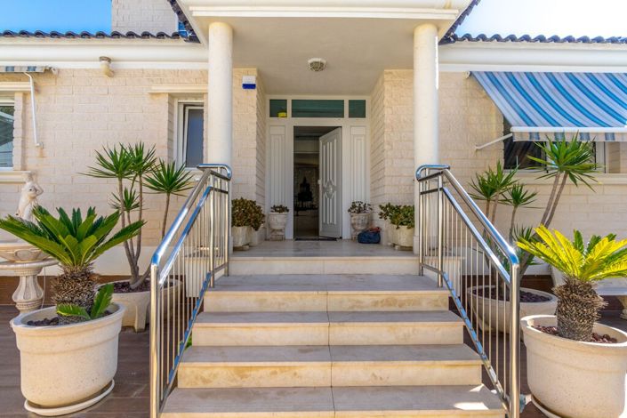 Image No.33-5 Bed Villa for sale